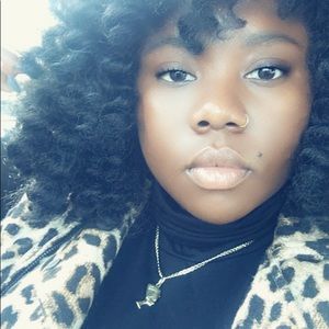 Meet your Posher, Brianne